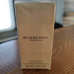 Burberry Weekend Perfume