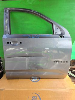 FRONT DOOR  SUBURBAN  TAHOE  YUKON RIGHT SIDE 2021 2022 2023 2024 OEM