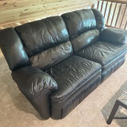 BLACK LEATHER COUCH