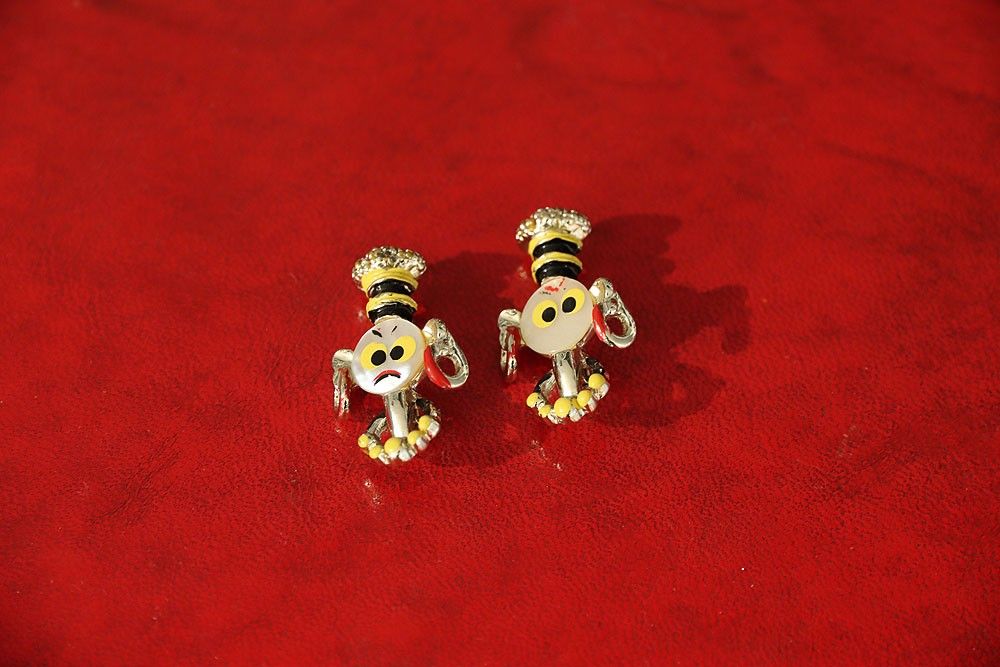 1950s zulu brooch set