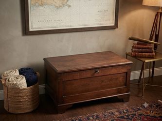 Wooden Storage Chest Trunk (broken lock)