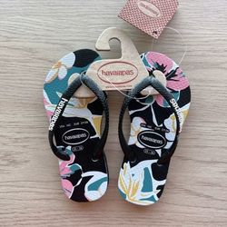 New Havaianas Kids Slim Black Floral Flip Flops - Size 10c