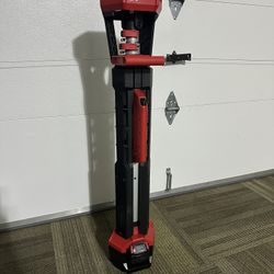 Milwaukee Rocket Light With 5ah Battery 