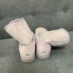 UGG W8 Purple Short Boots