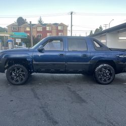 02 CHEVY AVALANCHE 