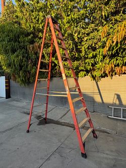 Werner 12ft Fiberglass Ladder / Escalera