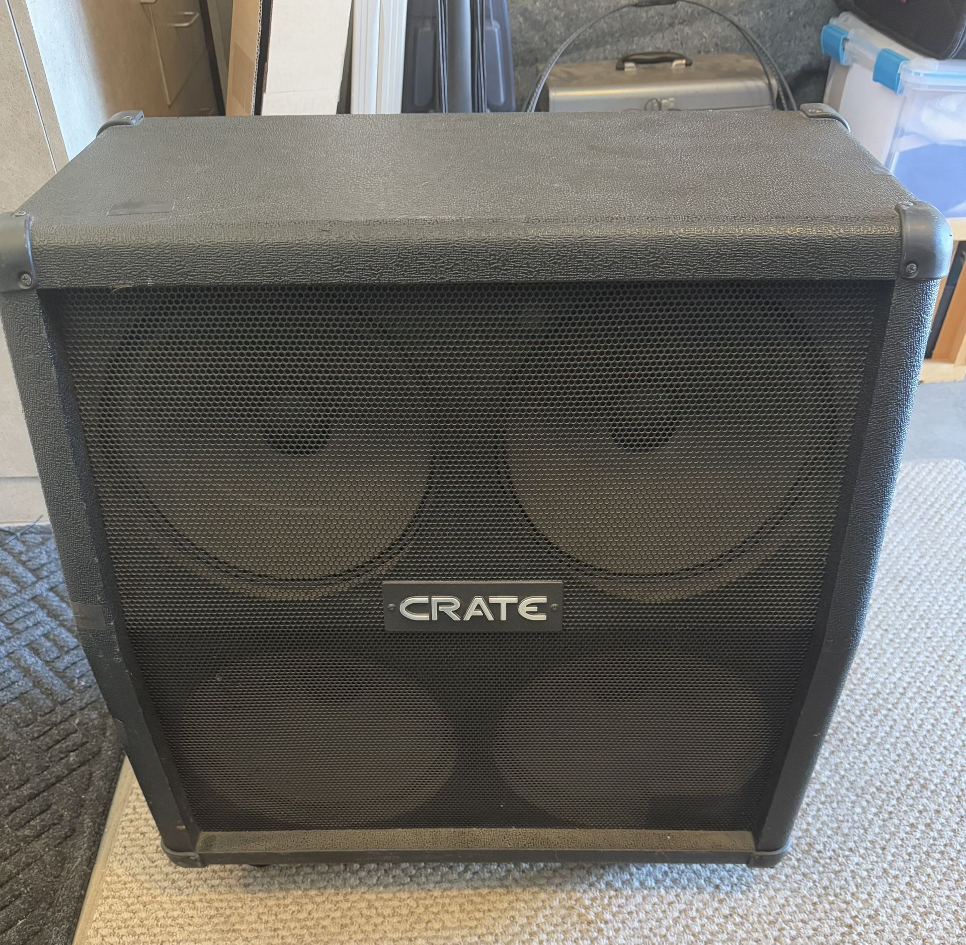 Crate G412SL is a 4x12 guitar speaker cabinet that was manufactured by Crate Amplifiers, a brand established in the 1970s that became popular for 