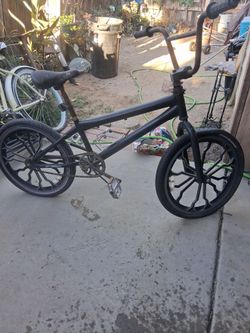 20inch mongoose racing bike with tough wheels