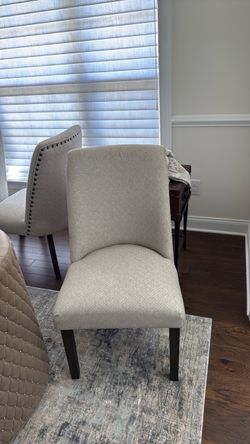 Set of 4 dining chairs