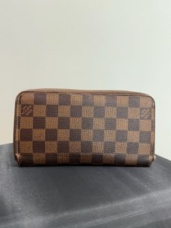 Louis Vuitton Zippy Wallet Damier