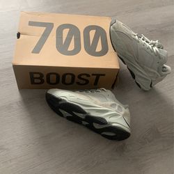 Yeezy Boost 700 Salt