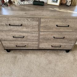 Dresser And Nightstands