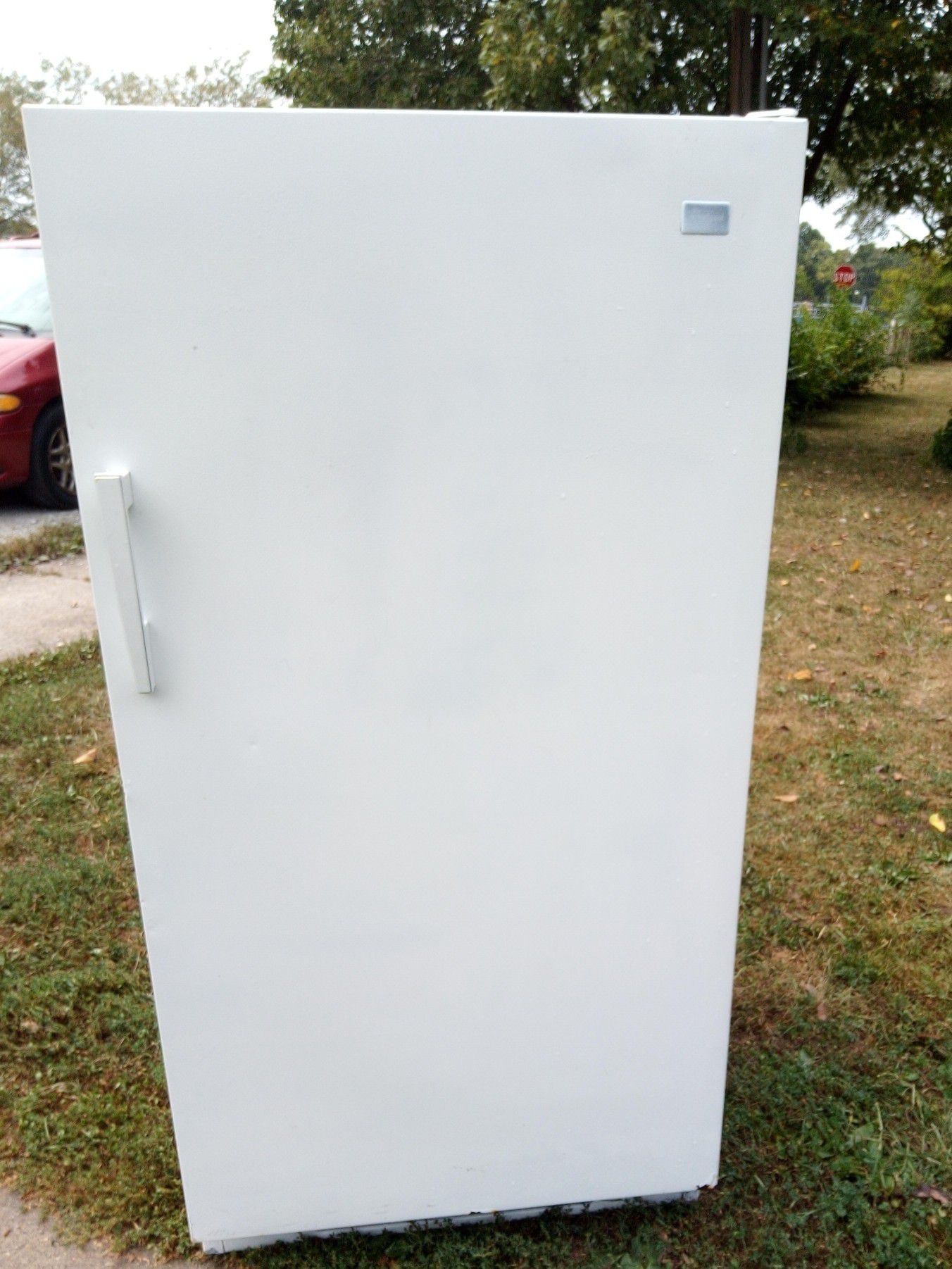 Whirlpool stand up freezer 115 Volts