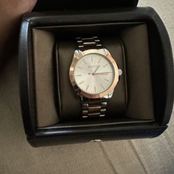 Gucci Watch (read description)