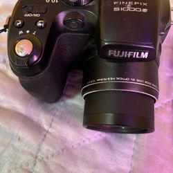 Fujifilm FinePix  S1000fd 10.0MP 12X Zoom Digital 10.0 MP Camera Nice Condition