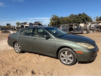 2004 Lexus ES330 v6 ***for parts only***