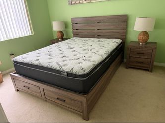 Brand New 2 DrawerQueen Bed Frame and 2 Nightstands (3pc set)