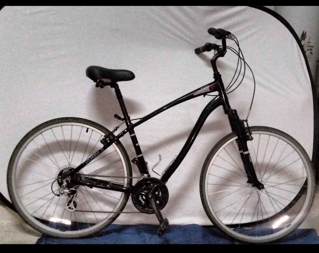 Schwinn Voyageur 21.700cc (28") in like new condition, pick up at zip code 78251