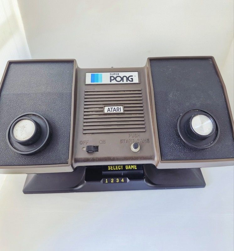 Vintage Atari Super Pong C-140 Game Console