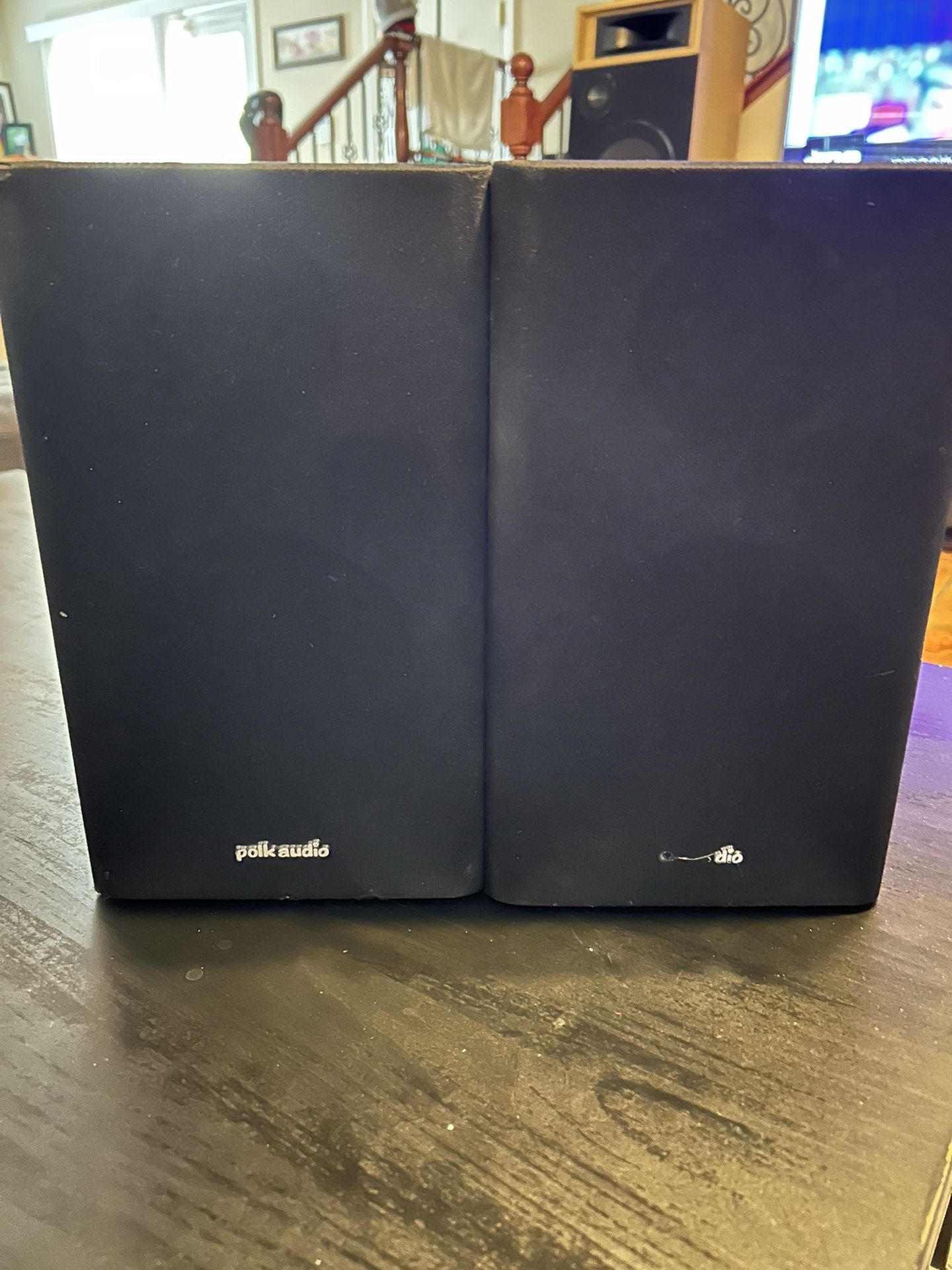 Polk Audio R1