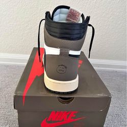 Jordan 1 travis scott 