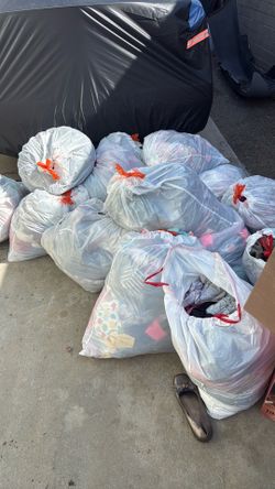 $10 bags of clothes pick up ASAP