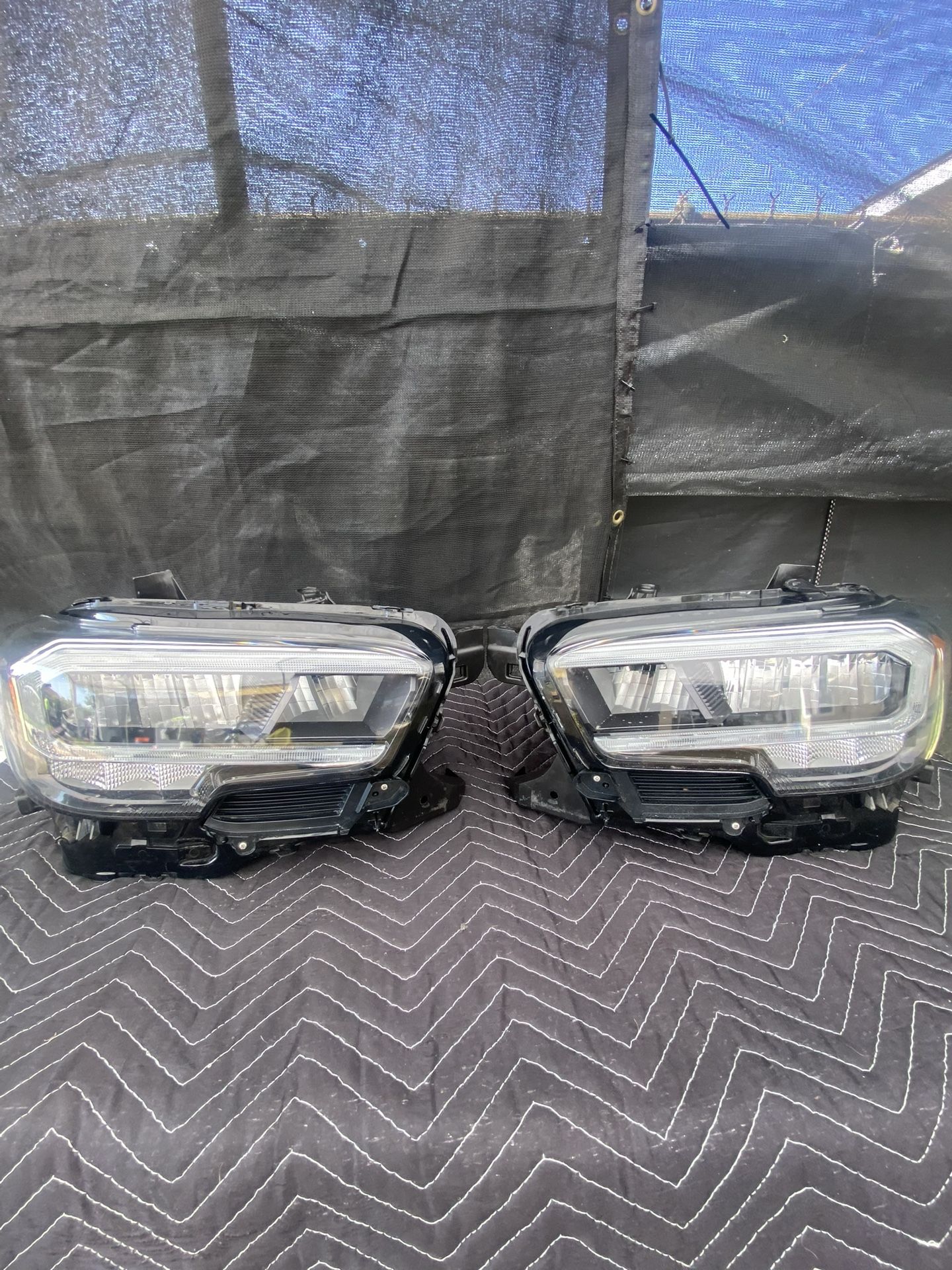 OEM TOYOTA TACOMA 2020-2023 TRD PRO LED FRONT HEADLIGHT 2PC SET