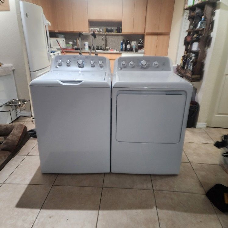 GE Washer And Dryer Set