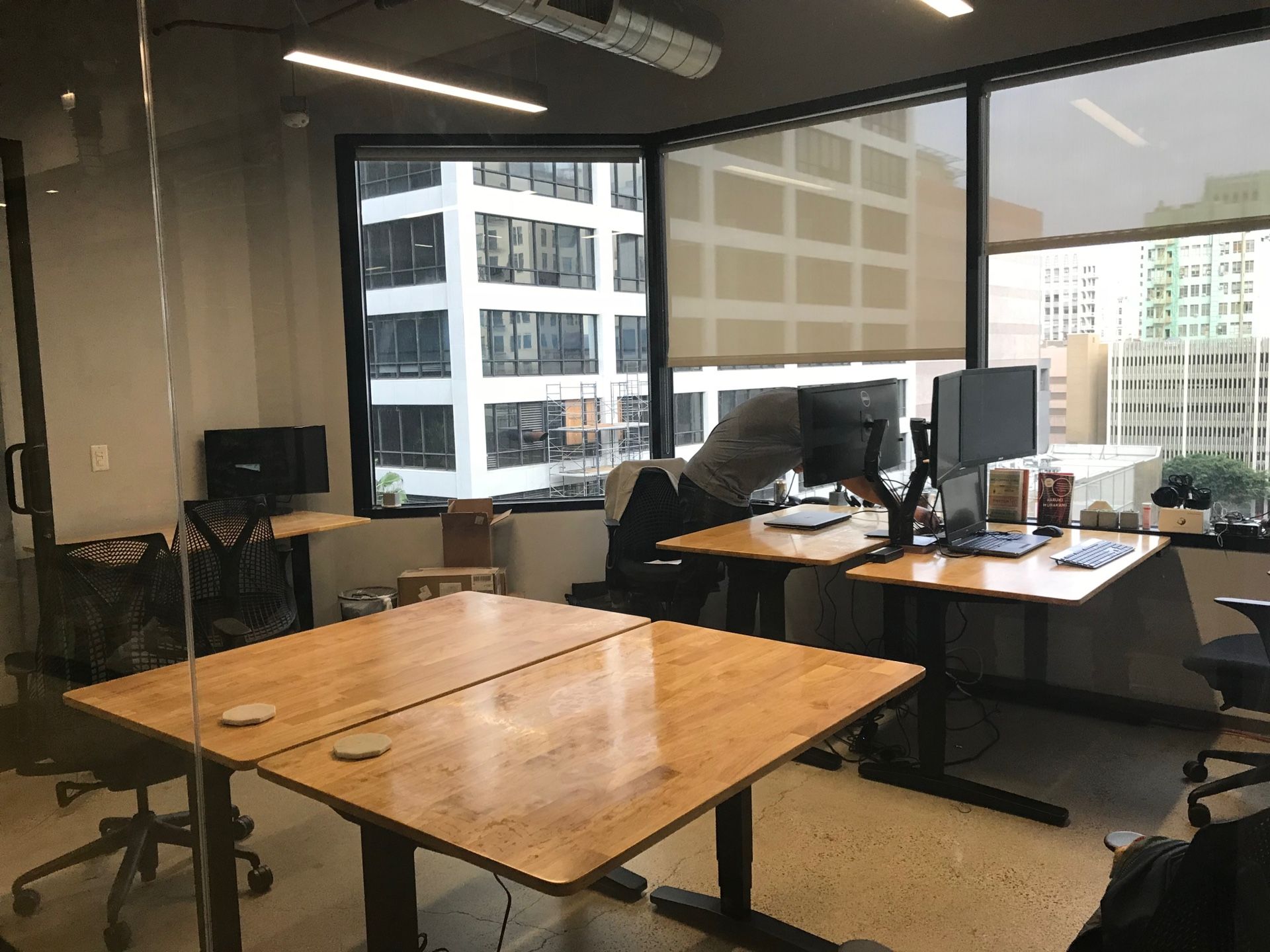 Uplift V.2 Standing Desk Bamboo 48x30