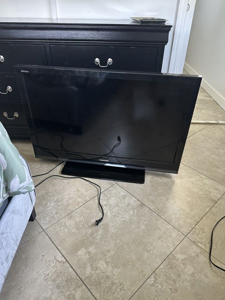 40” Toshiba Flatscreen TV - Works Great