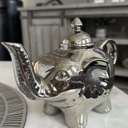 Rare Cordon Bleu Elephant Tea Pot  Ceramic (Silver Color)