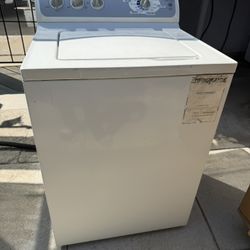 GE Washing Machine, 3.5 cu. ft., with agitator (not spinning)