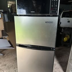 Microwave And refrigerator