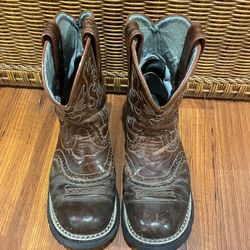Ariat Western Boots Size 7 1/2 - WILLING TO NEGOTIATE 