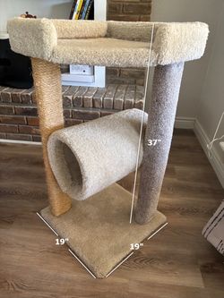 Medium Cat Tower 02