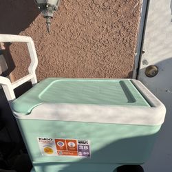 Igloo Cooler mint