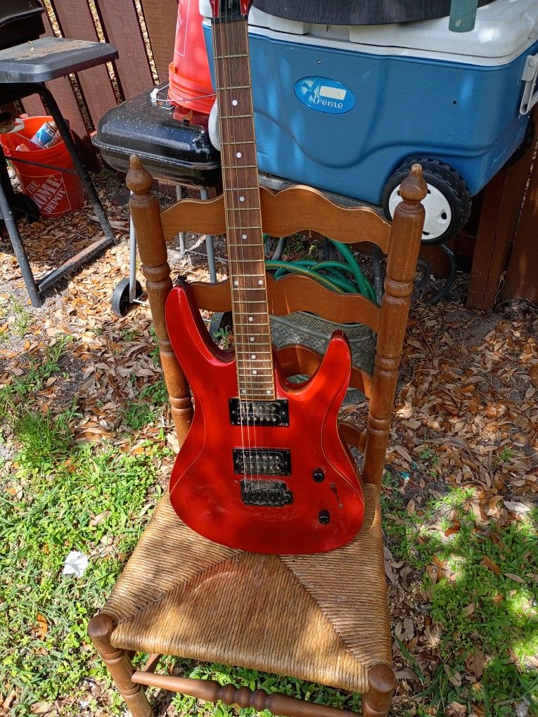 Palmer Six String Electric Guitar In Excellent Condition $150