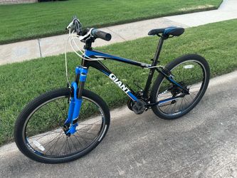 Giant Adult Men’s Lightweight Aluminum Frame 21-speed 26-inch Wheels Trekking bike
