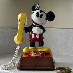 Vintage Original 1976 Mickey Mouse Rotary Phone