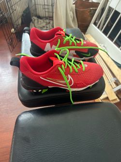 Baseball cleats