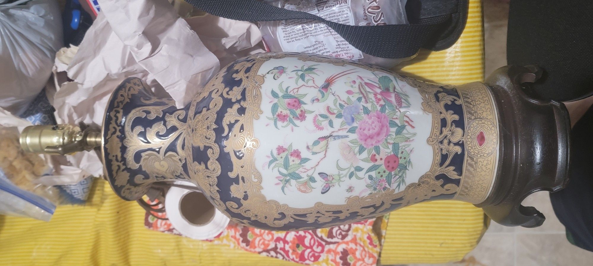 Working Vintage Late 20th Century Chinoiserie Hand Painted Ginger Jar Table Lamp no shade