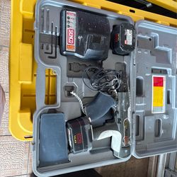 Senco DuraSpin 14v drywall screw gun w/2 batteries, charger and case