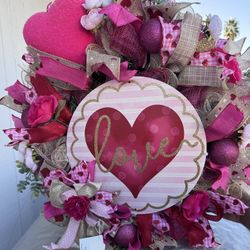 Valentine’s Day Wreath Love Pink