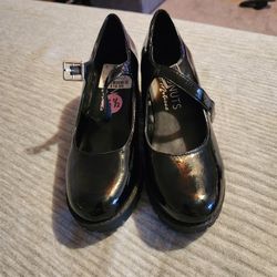Woman Mary Jane Shoes Size5 In Half Used A Couple Of Tomes In Really Good Condtion