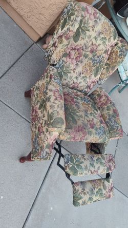 Free Floral Reclining Chair