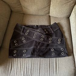 black concert skirt size (S)
