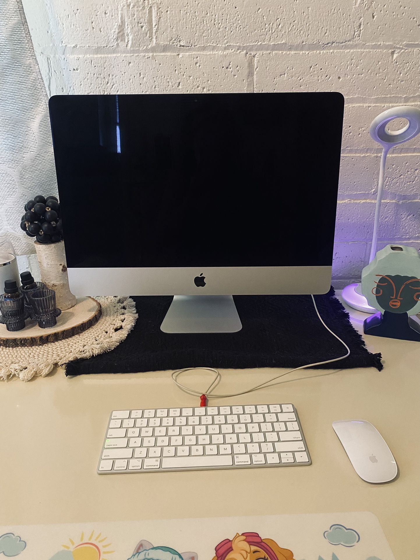 iMAC 21.5 Inch Desktop Core With Apple Keyboard 