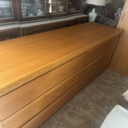 Dresser And Highboy Dresser