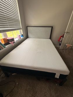 Full size bed