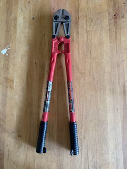 Bolt cutters